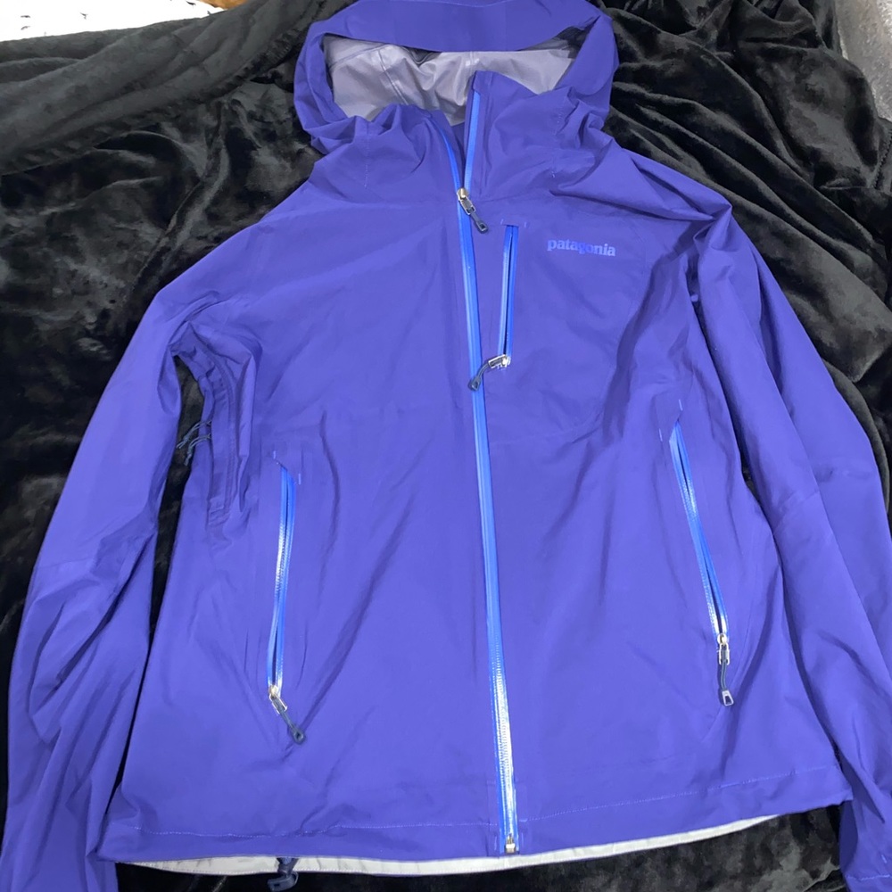 Patagonia light windbreaker